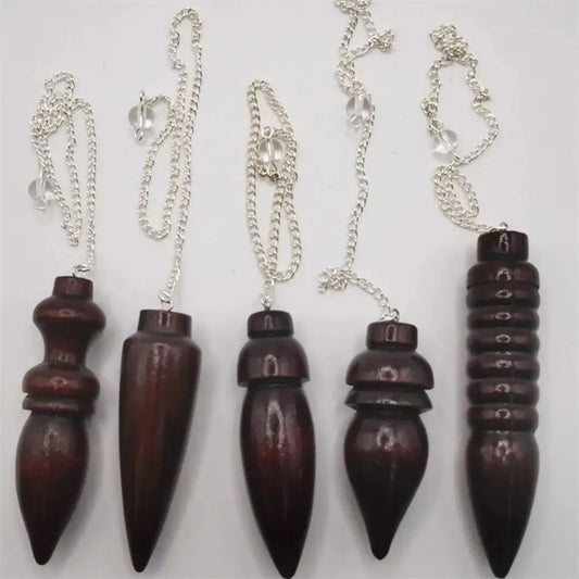 Pendule en bois égyptien