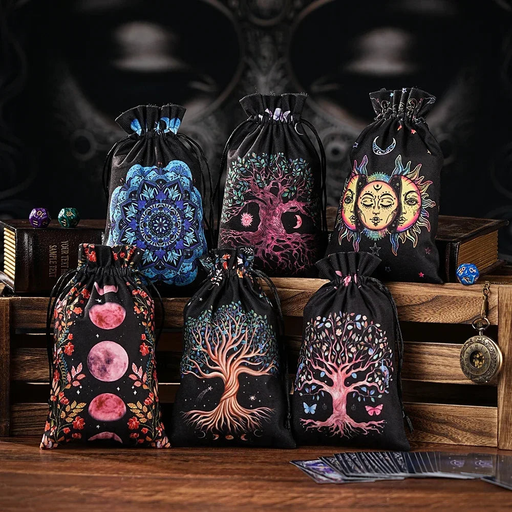 Pochette en velours pour cartes et accessoires de divination