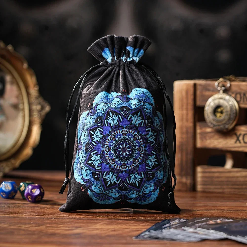 Pochette en velours pour cartes et accessoires de divination